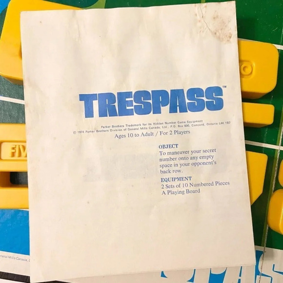 Vintage 1974 Trespass Board Game Parker Brothers Bilingual Instructions Complete - Picture 10 of 12
